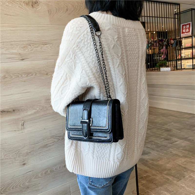 Metro Aura Shoulder Bag