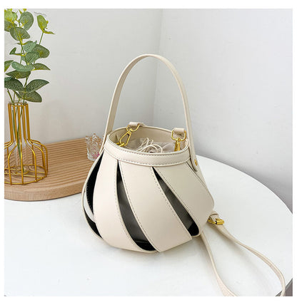 Cut Out Graceful Bag