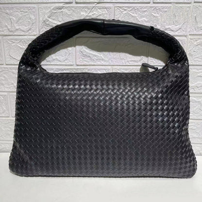 Woven Capacity Shoulder Bag